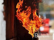 В Казани пожарные спасли двух жителей из горящей квартиры