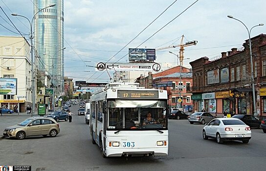 В Екатеринбурге на Малышева хотят сделать коридоры для автобусов