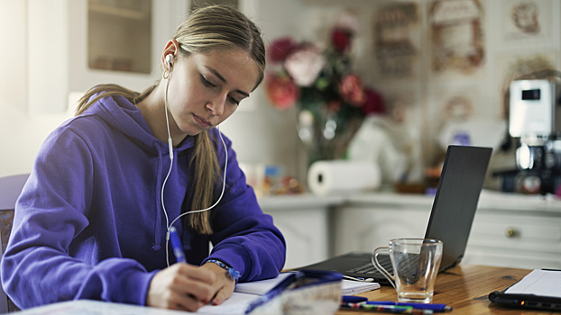 Названы регионы, где поступление в колледж переведут в онлайн