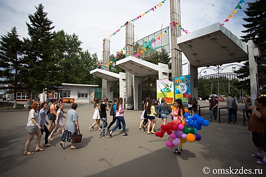 В парке 30-летия ВЛКСМ монтируют новый фонтан с 4-метровыми струями