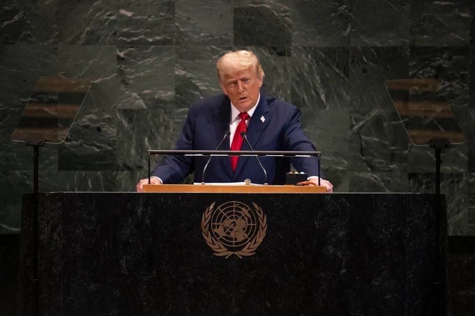 Трамп заявил, что убедил Израиль и "Хезболлах" прекратить стрельбу в Ливане