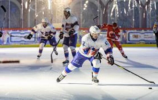 «Новотранс» возглавил корпоративный хоккей