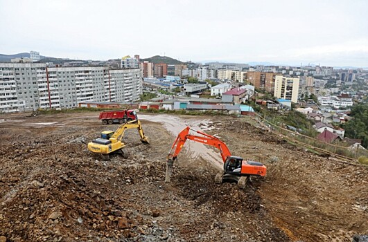 Во Владивостоке строят ледовую арену для керлинга