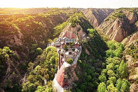 Китайские уезды развивают экономику и привлекают туристов