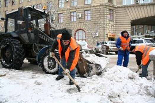 В Нижнем дорожные службы усилили работу в связи со снегопадом