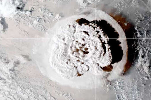 Вулкан Тонга отправил в атмосферу 146 млн тонн воды