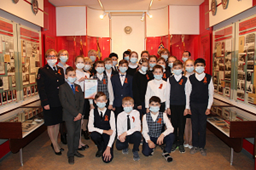 Школьники из Великого Новгорода вступили в ряды «Юных помощников полиции»