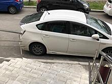 «Такая рань, а вы за водкой?»: автомобилист из Владивостока перекрыл дорогу к алкомаркету