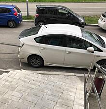 «Такая рань, а вы за водкой?»: автомобилист из Владивостока перекрыл дорогу к алкомаркету