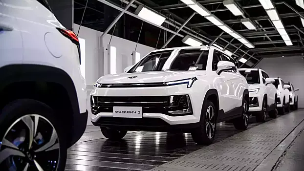 Работники автозавода КамАЗ пересаживаются на автомобили «Москвич»