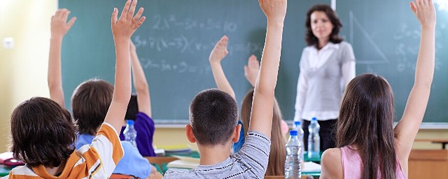 В Хакасии зарплату учителям снизят на 3 тысячи рублей и увеличат нагрузку на полставки