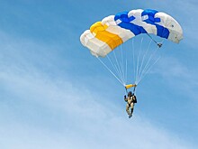 Ученики школы №1694 совершили прыжок с парашютом в рамках программы «Юный парашютист»