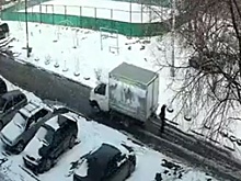 В Полевском ГАЗель переехала пенсионера: водитель разгрузил машину и скрылся