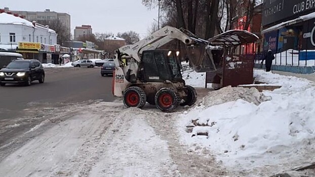 Кировские подрядчики увеличат количество спецтехники для уборки снега ночью