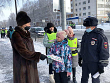 Тюменские школьники проводят информирование по дорожной безопасности на пешеходном туристическом маршруте