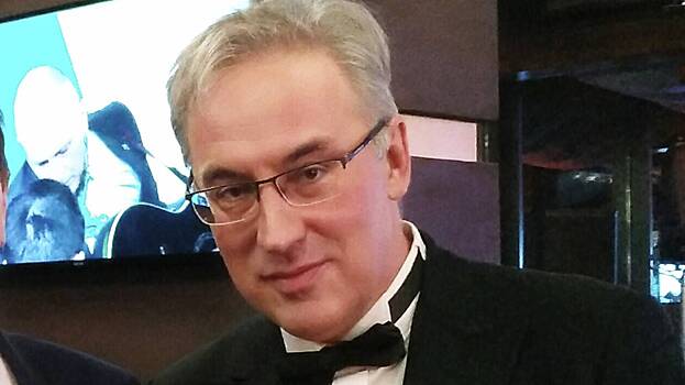 Журналист Норкин поделился со студией шуткой о стирке и семейной жизни