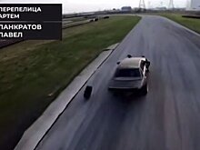 Шина слетела с колеса авто и вернулась обратно на дрифте в Петербурге