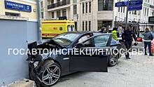 Пешеход пострадал в результате столкновения двух автомобилей на Покровском бульваре