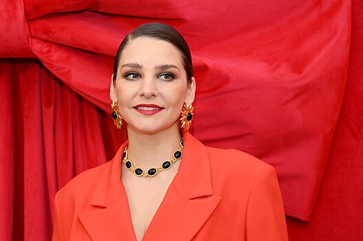 Абьюз, материнство и уход из театра: как живет Глафира Тарханова