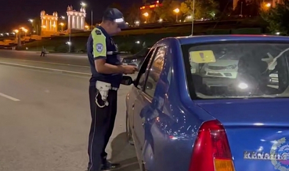 В Волгограде во время рейда на спецстоянки отправили 20 машин