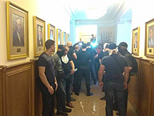 Националисты устроили погром в мэрии Харькова