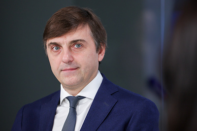 Кравцов подарил мальчику из Брянска паяльную станцию