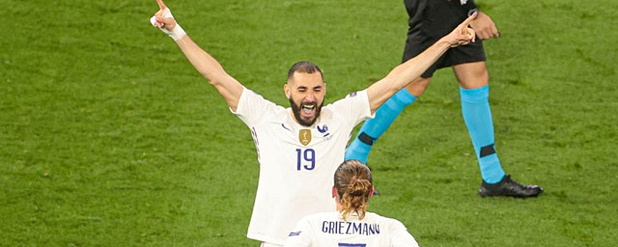 Почему лучший футболист мира носил странную повязку на руке