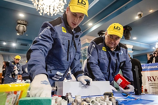 В  Челябинске в финал конкурса сантехников прошел оперный певец