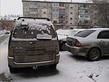 "Король парковки" с грязными номерами заблокировал автомобили кузбассовцев