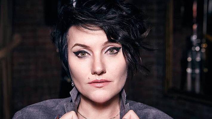 Үйсіз адаммен үйіндіде жыныстық қатынас