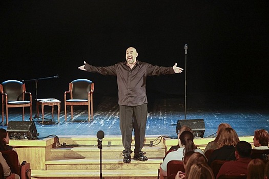 «Российский Джим Керри»: как прошла творческая встреча с щукинцем Максимом Авериным