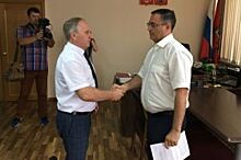 Кандидат в губернаторы от КПРФ Максим Амелин сдал подписи в избирком