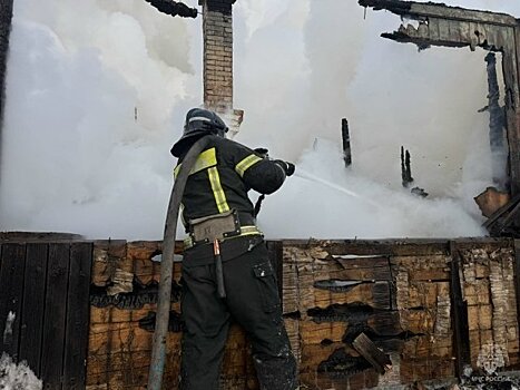 В Кирово-Чепецком районе полностью сгорел четырёхквартирный дом