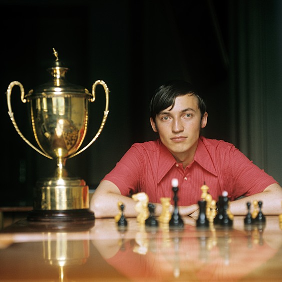 Анатолий Карпов — советский и российский шахматист,  политик, двенадцатый чемпион мира по шахматам.  Карпов обладатель девяти шахматных «Оскаров». Он был сильнейшим шахматистом в мире около 10 лет