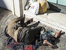 Жители Останкина пожаловались на подъездных бомжей