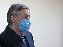 «Укрощает молнии»: стало известно, чем Михаил Ефремов занимается в колонии