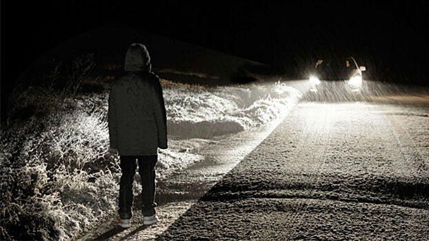 Водитель из «Газпрома» спас замёрзающих на трассе людей