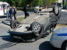 В Ростове иномарка опрокинулась на крышу после столкновения с «Шевроле»: один человек ранен