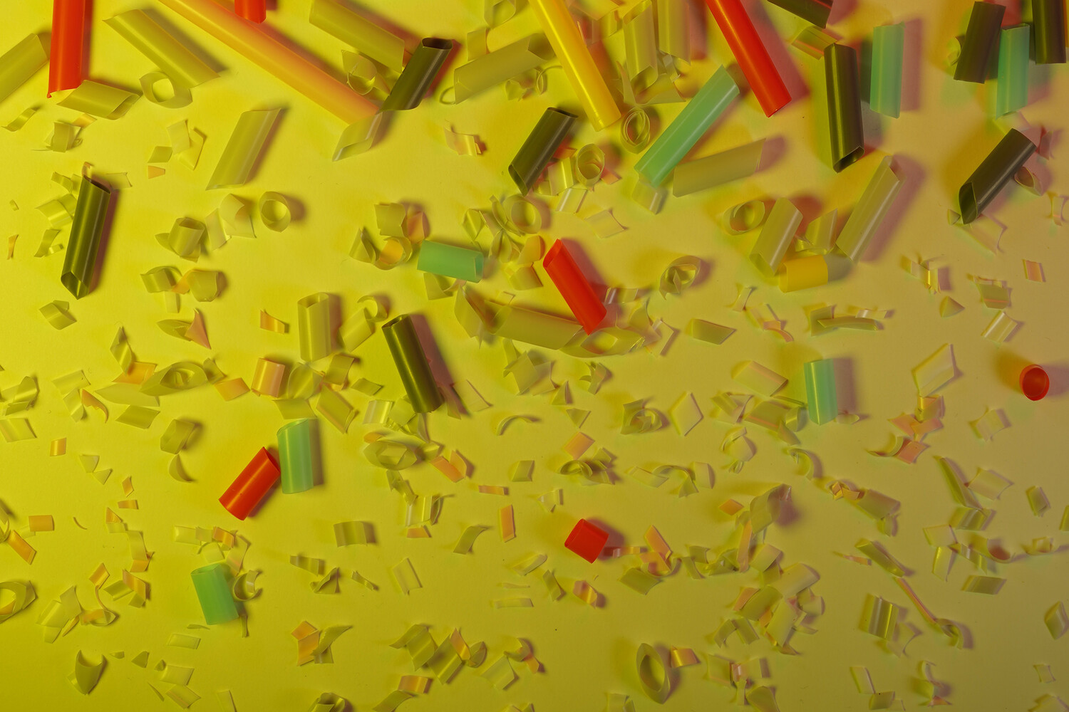 EST: подводные лавины уносят микропластик на глубину более 3200 метров