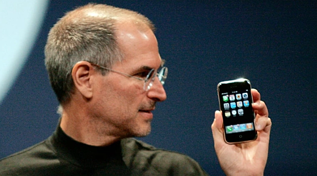 16 лет назад Стив Джобс представил первый iPhone
