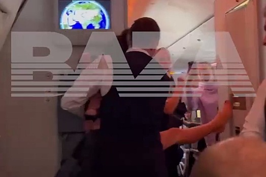 Пьяный дебош на рейсе Бангкок — Москва попал на видео