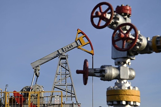Страны G7 и ЕС не спешат пересматривать потолок цен на российскую нефть