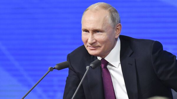 Путин в шутку «пожалел» замерзшего на улице в ожидании ВКС главу «Газпрома»