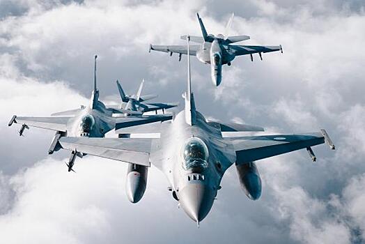 В Польше назвали условие для передачи истребителей F-16 Украине