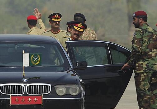 Пакистан отказался предоставить США военные базы