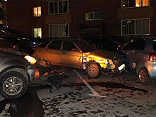 72-летняя пенсионерка разнесла восемь машин на парковке