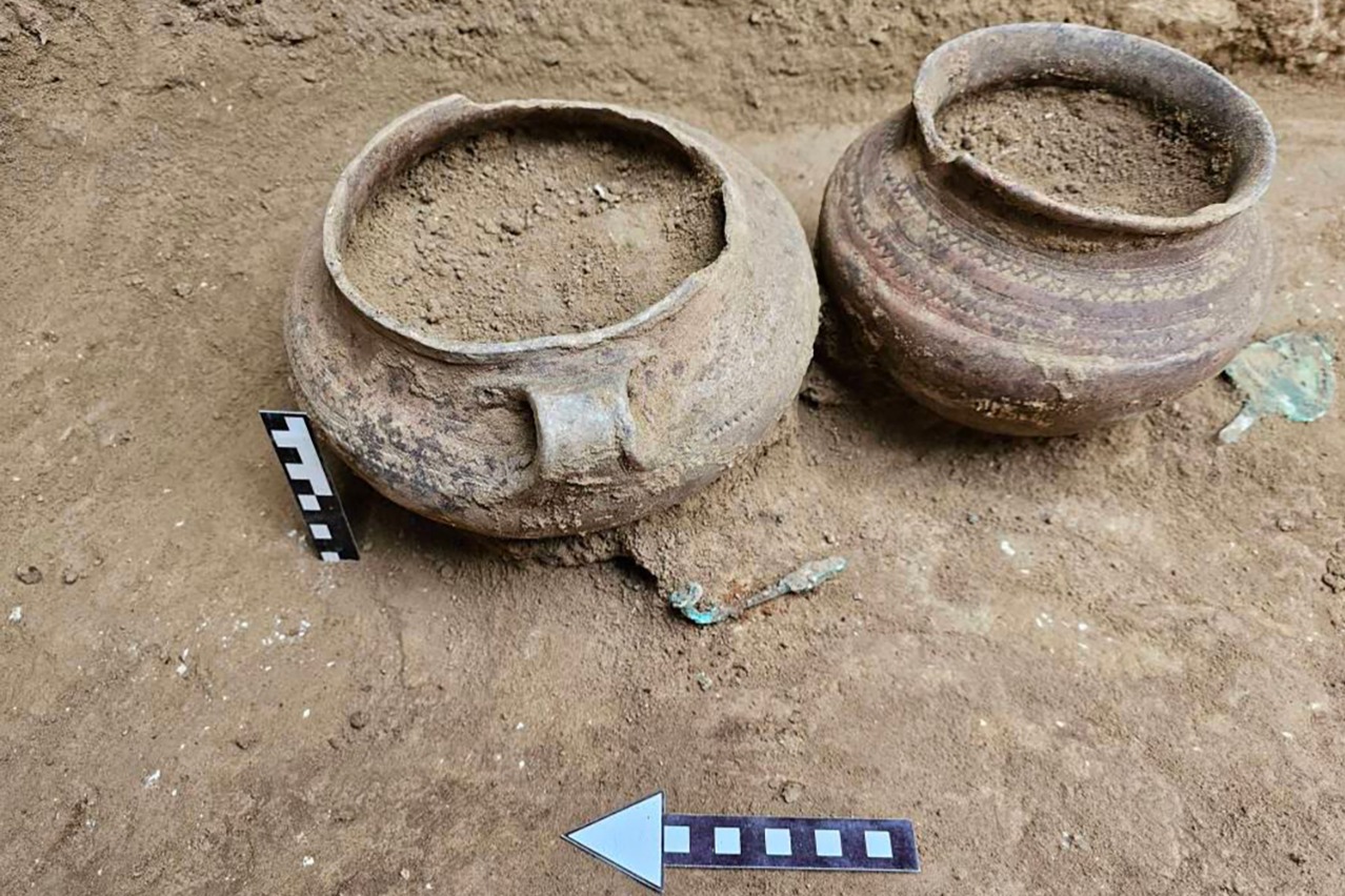 В древнем могильнике на Ставрополье обнаружили керамику и изделия из бронзы