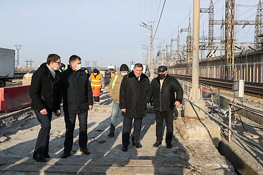 На Волжской ГЭС оставили две полосы для транспорта