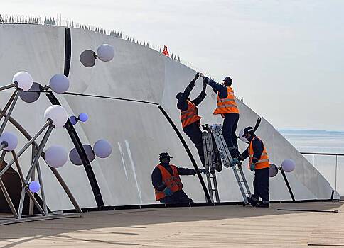 Дефицит рабочих рук в России объяснили