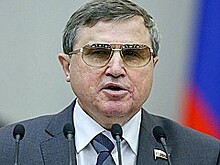 Смолин прокомментировал ограничение платного высшего образования